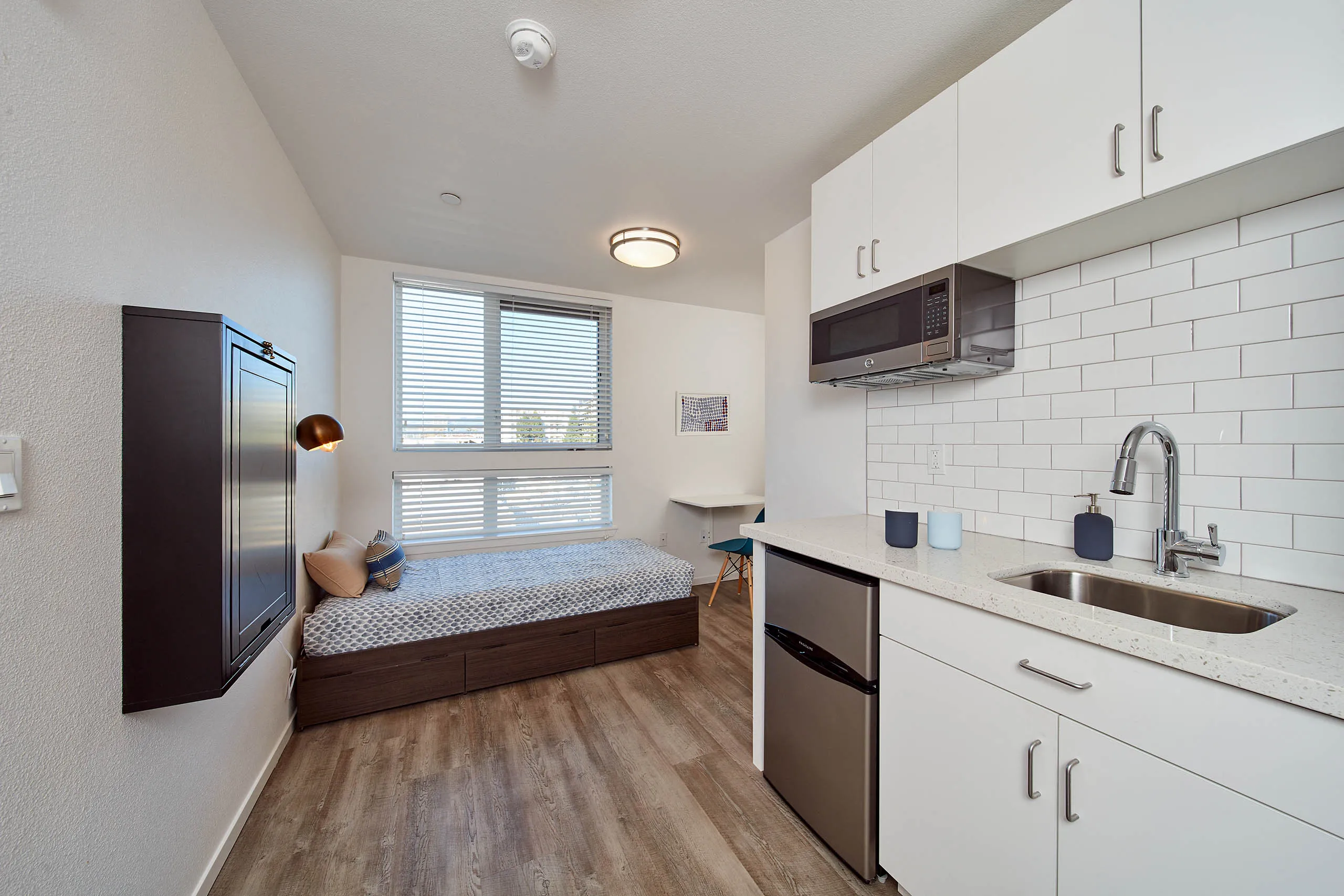 Furnished micro studio with kitchenette